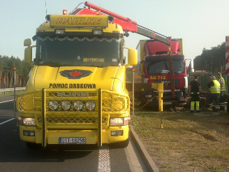 Autoholowanie i pomoc drogowa samochodów ciężarowych i ciągników siodłowych TIR 24 h obwodnica Trójmiasta - Trójmiejska